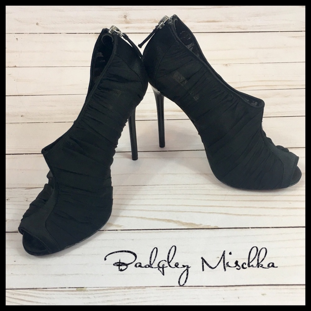 Badgley Mischka Dariene Open-Toe Pump Size 6M